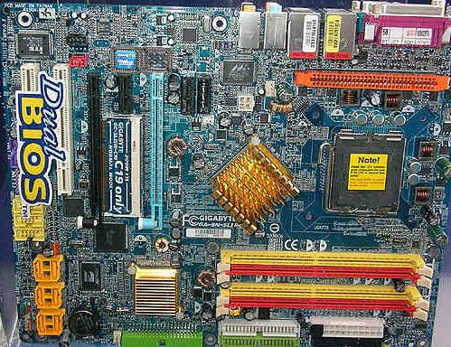 Obrazek Gigabyte GA-8N-SLI Royal