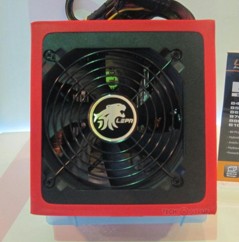 Lepa na targach Computex - zasilacze oraz blok wodny