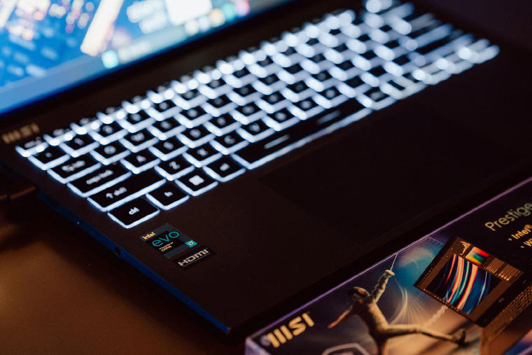 MSI prezentuje laptopy Prestige AI z nowymi procesorami Intel Core Ultra
