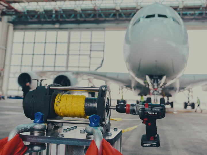 Wiertarka PARKSIDE przecigna samolot pasaerski Airbus A380