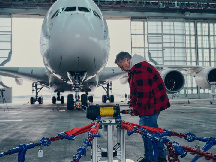 Wiertarka PARKSIDE przecigna samolot pasaerski Airbus A380