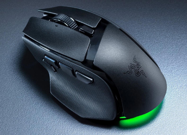 Razer Basilisk V4 Pro ze stacją ładującą Mouse Dock V2 Pro