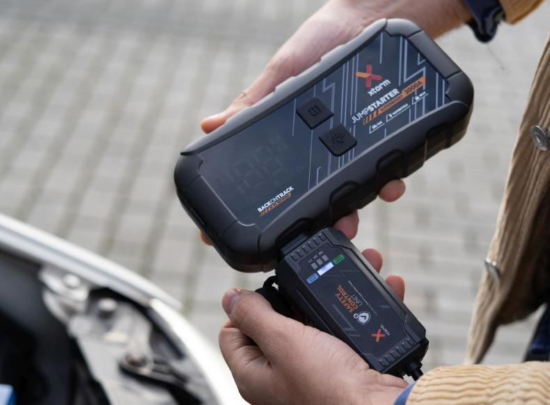 XTORM JumpStarter SuperBoost 2000A