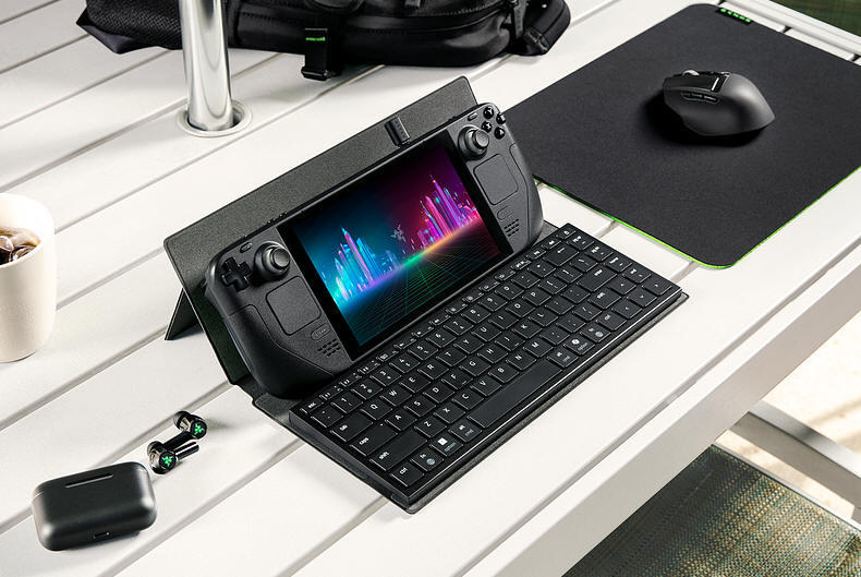 Wielozadaniowe etui Razer Travel Case Folio