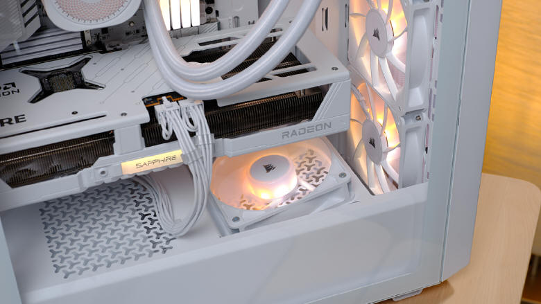 CORSAIR przedstawia obudow� 3200D Mid Tower z technologi� Airflow