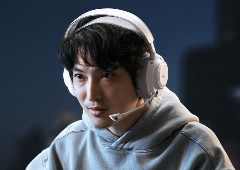 SteelSeries prezentuje nowe s�uchawki Arctis Nova Pro Omni